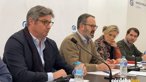Adolfo Molina (centro) en Aguilar de la Frontera FOTO PP