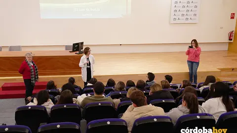 Visita de escolares cordobeses al Hospital Reina Sof&iacute;a, en una imagen de archivo FOTO HURS