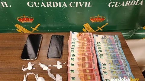 Material incautado a un joven detenido en Montilla por tr&aacute;fico de drogas FOTO GUARDIA CIVIL