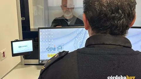 Oficina de Documentaci&oacute;n de Polic&iacute;a Nacional en C&oacute;rdoba con los nuevos M&oacute;dulos de Expedici&oacute;n M&uacute;ltiple (DNI expr&eacute;s) FOTO POLIC&Iacute;A NACIONAL