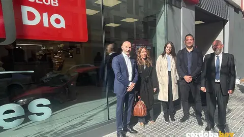 Inauguraci&oacute;n de la tienda Dia en la calle Marqu&eacute;s de Guadalc&aacute;zar de la capital cordobesa FOTO DIA