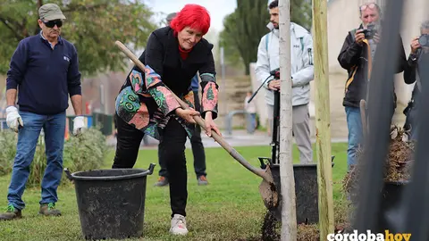 Pepa Bonillo, en el homenaje a su difunto marido, Pepe Larios FOTO PODEMOS