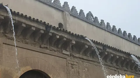 Efecto de las fuertes lluvias en la Mezquita-Catedral de C&oacute;rdoba, en una imagen de archivo