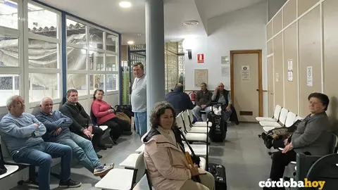 Encierro vecinal en el centro de salud de Villarrubia, en una imagen de archivo