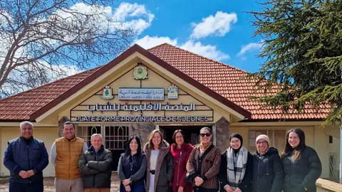 01/04/2025 Delegaci&oacute;n de Asaja C&oacute;rdoba y de la Embajada de Espa&ntilde;a en Marruecos, junto a interpretes, ante el centro juvenil de Ifrane donde se ha seleccionado a los trabajadores en origen para campa&ntilde;as de recolecci&oacute;n en el campo cordob&eacute;s.
POLITICA ANDALUC&Iacute;A ESPA&Ntilde;A EUROPA C&Oacute;RDOBA ECONOMIA
ASAJA C&Oacute;RDOBA