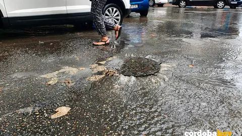 Efecto en el alcantarillado de C&oacute;rdoba de lluvias torrenciales, en una imagen de archivo