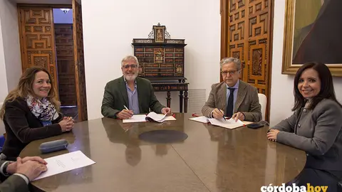 Firma de convenio entre la Diputaci&oacute;n, Cruz Roja y la Asociaci&oacute;n Iemakaie FOTO DIPUTACI&Oacute;N