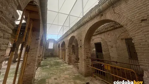 Reposici&oacute;n del entoldado del P&oacute;sito de la Corredera FOTO AYUNTAMIENTO DE C&Oacute;RDOBA