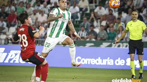 Carlos Isaac en el partido C&oacute;rdoba CF-CD Mirand&eacute;s