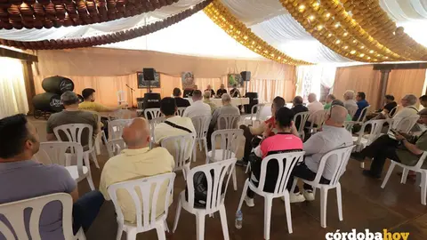 Encuentro hoy de la Polic&iacute;a Local y la Delegaci&oacute;n de Fiestas y Tradiciones con caseteros FOTO AYUNTAMIENTO DE C&Oacute;RDOBA