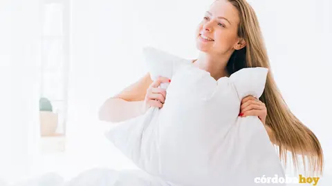 chica almohada