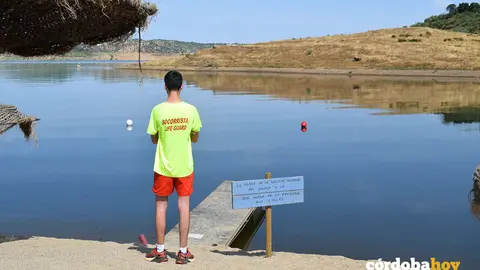 Inauguraci&oacute;n de la temporada de ba&ntilde;o en la playa de Almod&oacute;var, en La Bre&ntilde;a FOTO AYUNTAMIENTO DE ALMOD&Oacute;VAR DEL R&Iacute;O