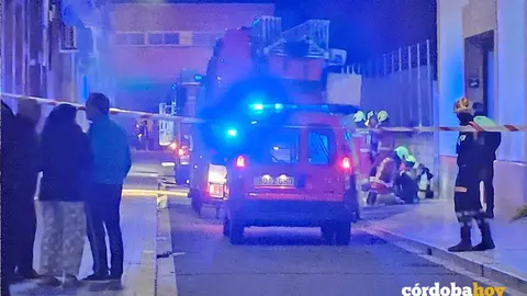 Intervenci&oacute;n nocturna de los bomberos de la capital, en una imagen de archivo FOTO CORDOBAFIRE