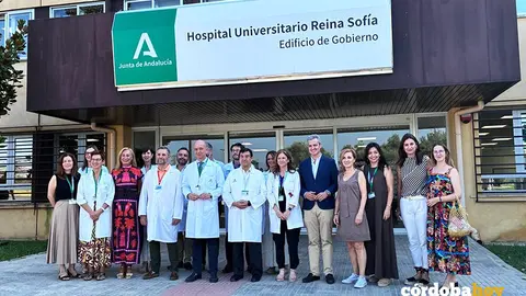 Foto de familia en la presentaci&oacute;n de la campa&ntilde;a '&iquest;Es verdad que...?' centrada en desmontar mitos sobre alimentaci&oacute;n y c&aacute;ncer. - JUNTA DE ANDALUC&Iacute;A