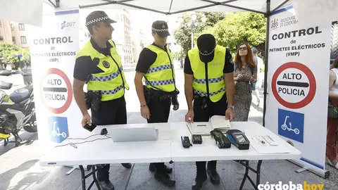Presentaci&oacute;n de la campa&ntilde;a de control sobre veh&iacute;culos de movilidad personal (VMP) en C&oacute;rdoba, en una imagen de archivo FOTO AYUNTAMIENTO DE C&Oacute;RDOBA