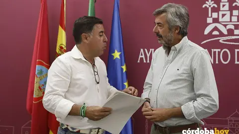 Miguel Ruiz Madruga y Miguel &Aacute;ngel Torrico informa sobre las medidas adoptadas en Junta de Gobierno Local FOTO RAFA MELLADO SENIOR