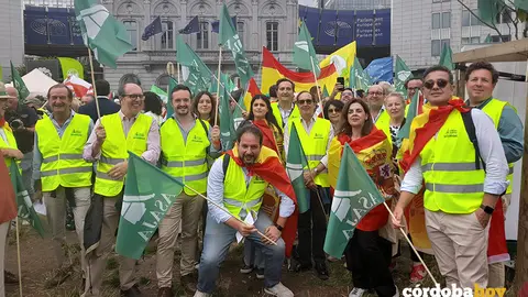 Miembros de Asaja C&oacute;rdoba en la protestas del campo europeo en Bruselas por una PAC fuerte FOTO ASAJA C&Oacute;RDOBA