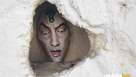 La cara dentro de un hueco de fachada en el Casco Hist&oacute;rico de C&oacute;rdoba FOTO NODO CORDUBA