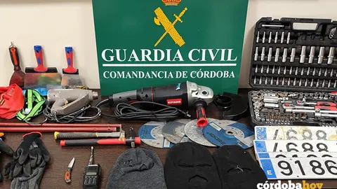 Material incautado por la Guardia Civil a los detenidos FOTO GUARDIA CIVIL