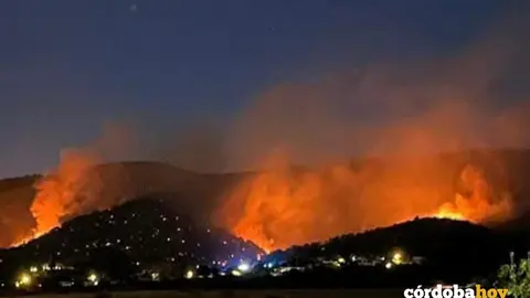 Uno de los peores momentos del incendio en la Sierra FOTO PLATAFORMA EN DEFENSA DEL &Aacute;RBOL