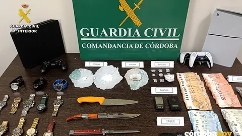 Material incautado por la Guardia Civil de Montilla en el registro de una vivienda de Aguilar FOTO GUARDIA CIVIL