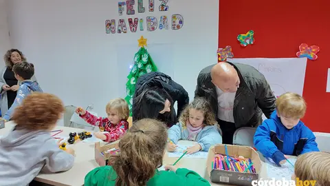 La delegada de Empleo, durante una visita a las actividades de conciliaci&oacute;n organizadas por el ayuntamiento  de Rute la pasada Navidad FOTO JUNTA DE ANDALUC&Iacute;A