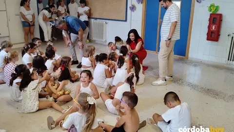 Irene Aguilera visita la escuela de verano de Izn&aacute;jar FOTO DIPUTACI&Oacute;N DE C&Oacute;RDOBA