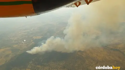 Imagen &aacute;rea del incendio en Villanueva del Rey FOTO OPERATIVO INFOCA