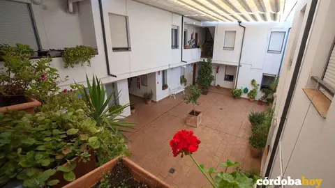 PISO MUJERES