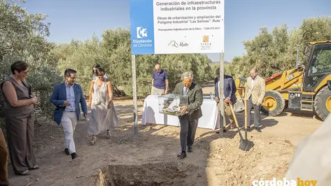 Primera piedra del pol&iacute;gono industrial 'Las Salinas' de Rute FOTO DIPUTACI&Oacute;N DE C&Oacute;RDOB