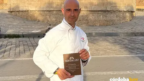 Juan Carlos Sarmiento con su primer premio FOTO AYUNTAMIENTO DE ALMOD&Oacute;VAR