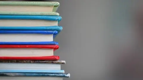  La importancia de la educaci&oacute;n universitaria en la sociedad moderna 