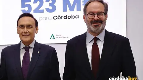 Jos&eacute; Carlos G&oacute;mez Villamandos y Adolfo Molina en la presentaci&oacute;n de los Presupuestos de la Junta de 2026 para C&oacute;rdoba FOTO JUNTA DE ANDALUC&Iacute;A