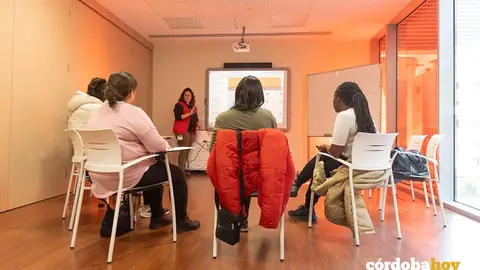 Mujeres participantes en el el proyecto 'Itinerarios con compromiso que cambian vidas' FOTO CRUZ ROJA