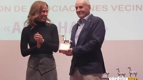 Entrega del Cervatillo de Plata a Antonio Serrano en la gala de los premios de Al-Zahara FOTO AL-ZAHARA