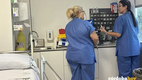 Profesionales trabajando en el nuevo Hospital de D&iacute;a Quir&uacute;rgico FOTO JUNTA DE ANDALUC&Iacute;A