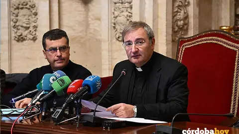 Joaqu&iacute;n Alberto Nieva interviene en la presentaci&oacute;n del nuevo sistema de protecci&oacute;n contra incendios en la Mezquita-Catedral de C&oacute;rdoba FOTO CABILDO CATEDRAL DE C&Oacute;RDOBA