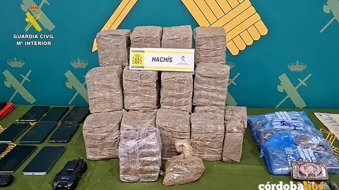 Hach&iacute;s, coca&iacute;na y objetos intervenidos en la operaci&oacute;n desarrollada en la provincia de C&oacute;rdoba FOTO GUARDIA CIVIL