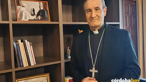 El obispo de C&oacute;rdoba, Jes&uacute;s Fern&aacute;ndez, en su despacho, en una imagen de archivo FOTO EUROPA PRESS