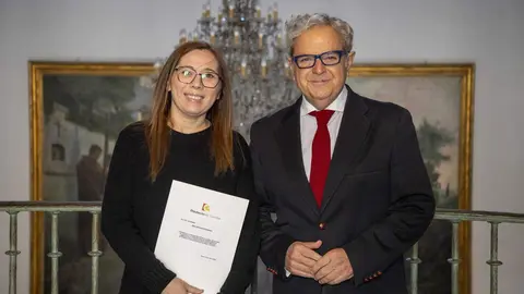 El presidente de la DIputaci&oacute;n de C&oacute;rdoba, Salvador Fuentes, trsa la firma del convenio de colaboraci&oacute;n con la ONG Ambessa FOTO DIPUTACION DE CORDOBA
