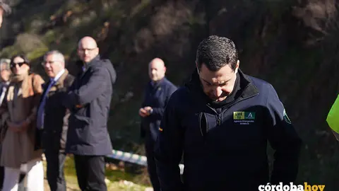 Juanma Moreno en la zona del accidente ferroviario de Adamuz, en una imagen de archivo FOTO JUNTA DE ANDALUC&Iacute;A