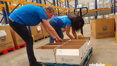 Trabajos en el Banco de Alimentos Medina Azahara, en una imagen de archivo FOTO BANCO DE ALIMENTOS