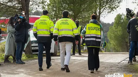 Llegada de personal de la direcci&oacute;n de Seguridad de Renfe a la zona del suceso en Adamuz FOTO FRANCISCO J. OLMO / EUROPA PRESS