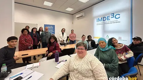 El alumnado del programa experimental 'Autoempleo en C&oacute;rdoba: Construyendo tu propio futuro' FOTO IMDEEC
