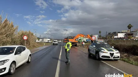 Actuaci&oacute;n de la Guardia Civil en la antigua N-IV en Alcolea FOTO GUARDIA CIVIL