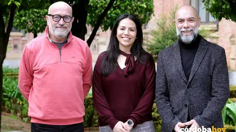 El equipo que ha llevado a cabo el estudio: V&iacute;ctor Pav&oacute;n, Cynthia Pimentel y Javier &Aacute;vila FOTO UCO