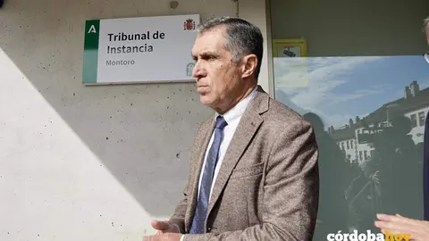 El presidente del Tribunal Superior de Justicia de Andaluc&iacute;a (TSJA), Lorenzo del R&iacute;o, visita los Juzgados de Montoro para interesarse por las necesidades y refuerzos al asumir la investigaci&oacute;n del accidente ferroviario ocurrido en Adamuz FOTO EDUARDO BRIONES / EUROPA PRESS