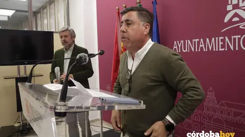 El concejal de Infraestructuras, Miguel Ruiz Madruga, en la rueda de prensa de hoy FOTO RAFA MELLADO SENIOR