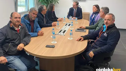 Reuni&oacute;n entre los responsables de CCOO y el delegado de la Junta en C&oacute;rdoba, Adolfo Molina FOTO CCOO