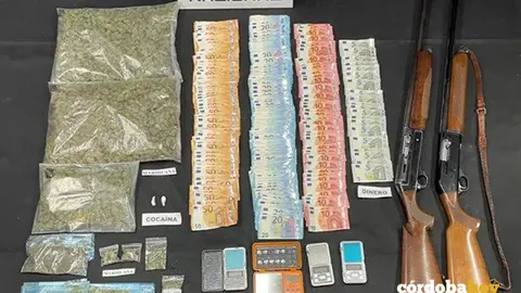 Material incautado por la Polic&iacute;a Nacional en diferentes operaciones en Cabra y Lucena FOTO CNP
